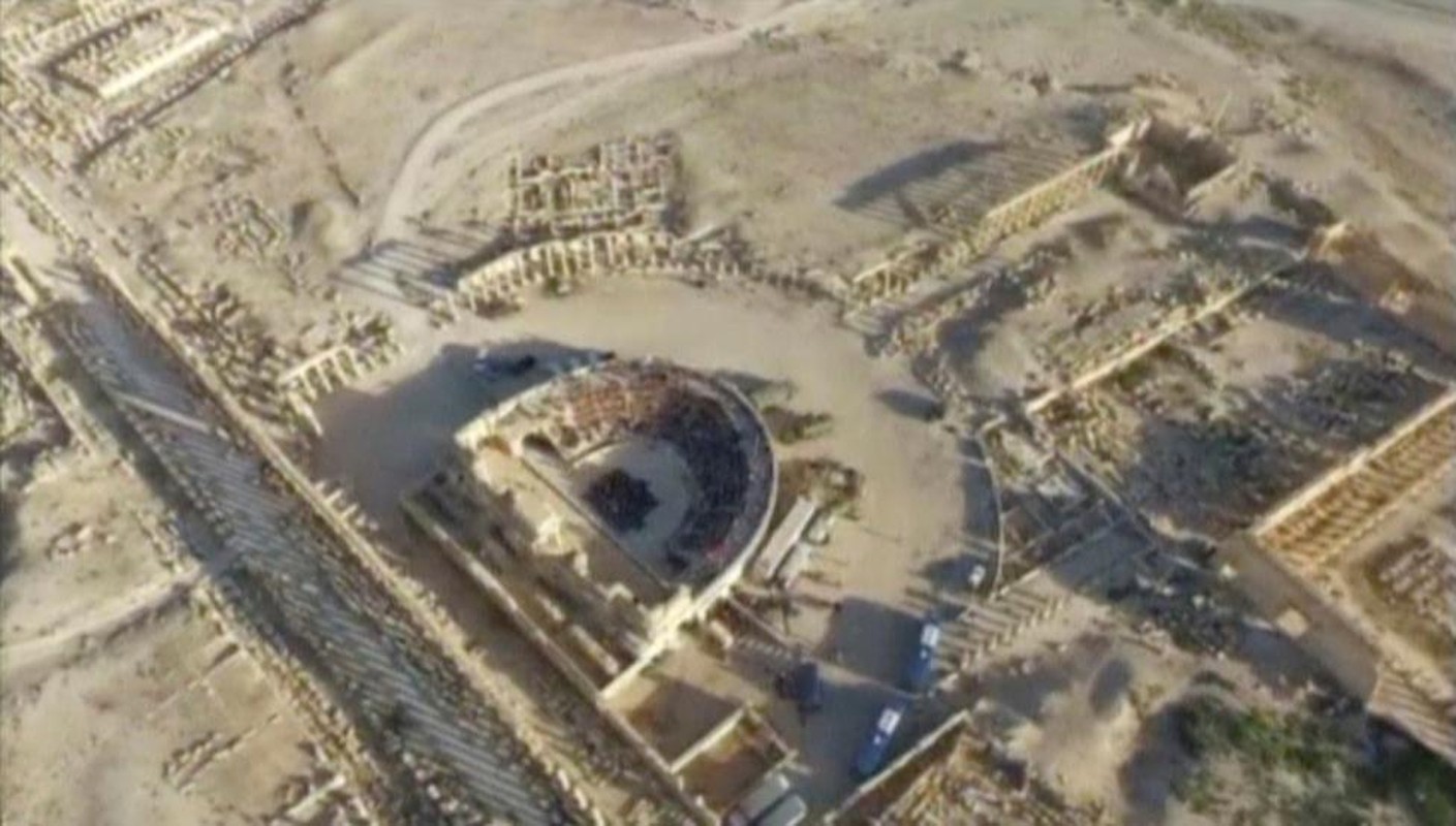 Chum anh: Dan nhac Nga bieu dien o Palmyra, Syria-Hinh-10